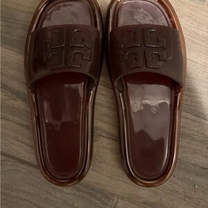 Tory Burch Bubble jellies size 9